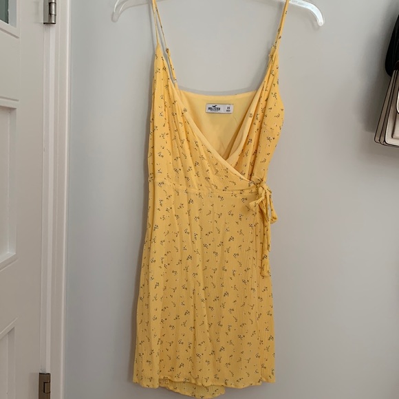Hollister Dresses & Skirts - Yellow summer dress from hollister